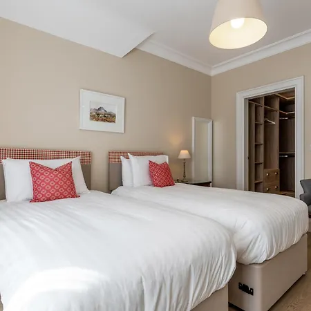 Derwent 3* دبلن